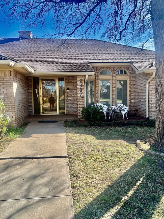 Lakeridge Area - Lakeridge Area House