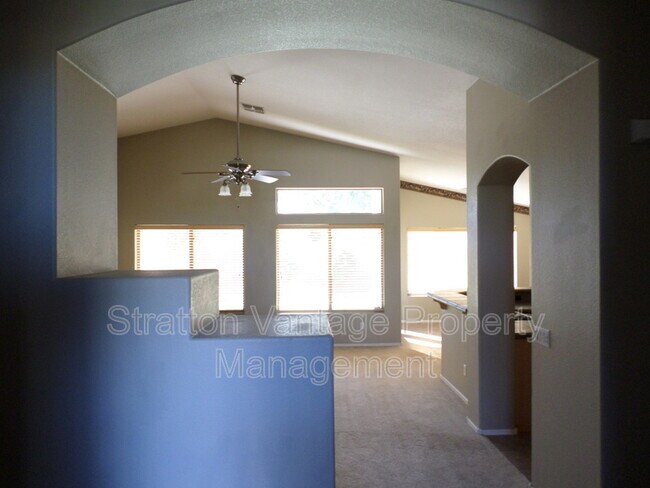 Photo - 1123 E Devon Dr