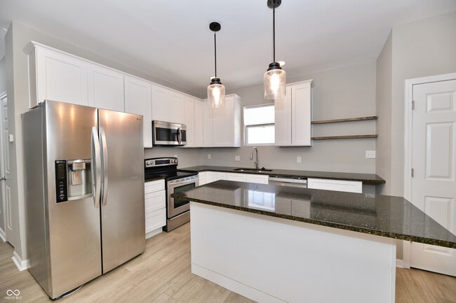 Photo - 1338 Barth Ave