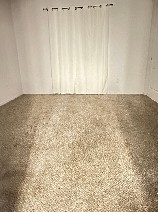 2 bedroom/ 2 bathroom unit
