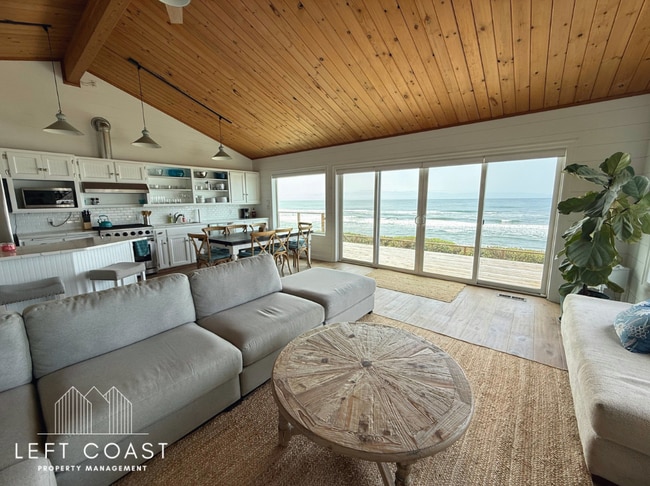 Building Photo - 8788 SW Marine View St Rental