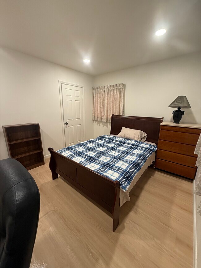 Photo - 4231 Wilkie Way
