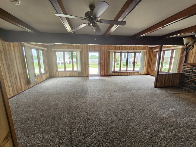 Photo - 8150 N Thorsen Ln