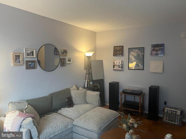 Photo - 1301 20th St NW Unidad 416