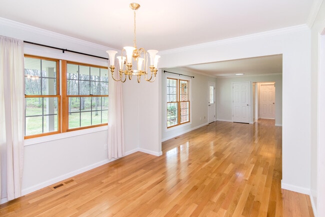 Photo - 6868 Crane Rd