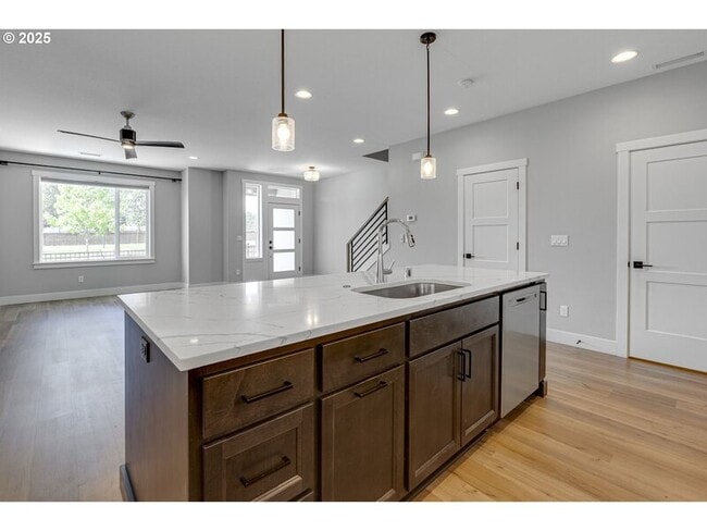 Photo - 10902 NE 119th Pl