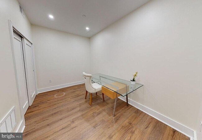 Photo - 150 S Independence Mall W Unit 914