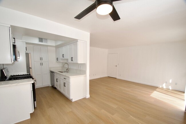 Photo - 10914 Camarillo St Unit 03