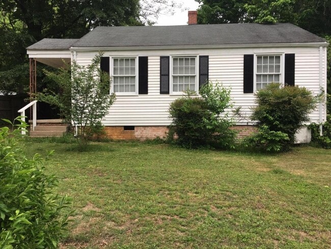 Building Photo - 1012 Grayland St