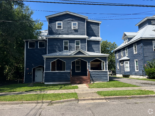 Building Photo - 33 Griswold St Rental