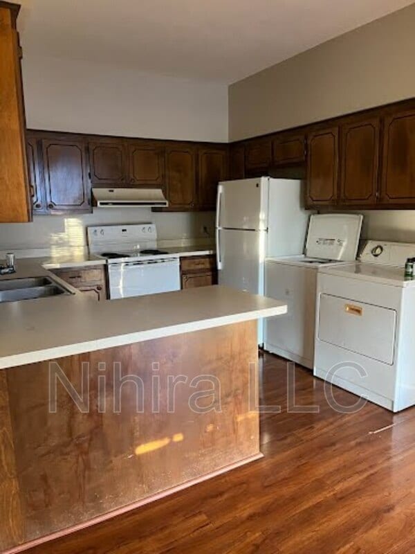 Photo - 310 W Broad St Unidad B