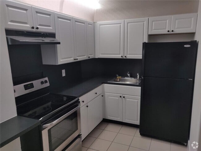 Building Photo - 2424 SE 17th St Unit 206B Rental
