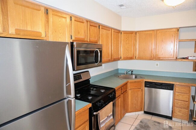 Photo - 62 Colleen Ct