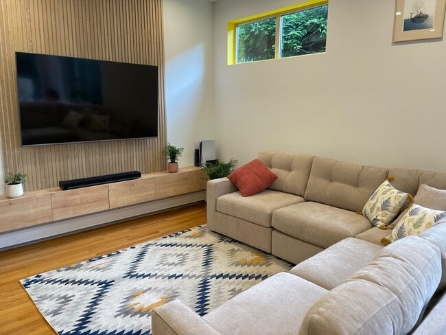 Photo - 39 Dana St Unit 5