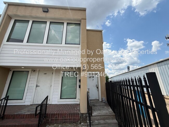 Photo - 2724 Crossview Dr Unit 207