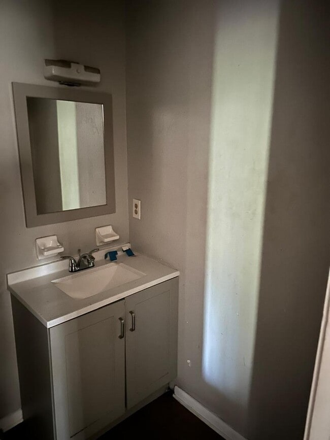 Photo - 200 SE Hanover Pl