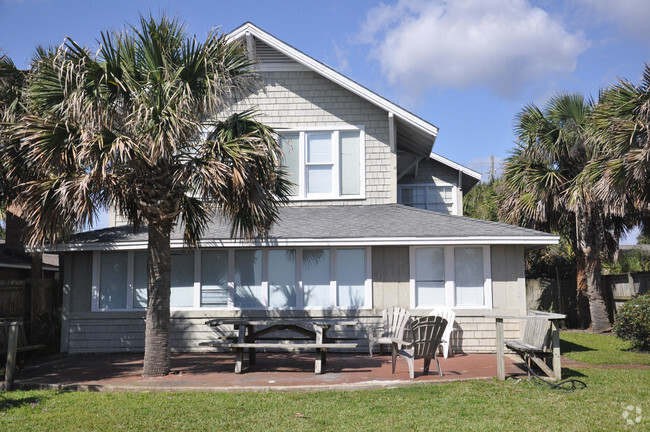 Building Photo - 99 Beach Ave Rental