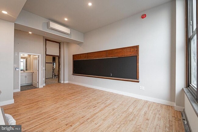 Photo - 1300 S 19th St Unidad 305