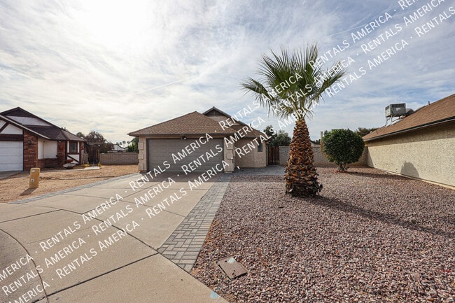 Building Photo - 1631 E Javelina Cir