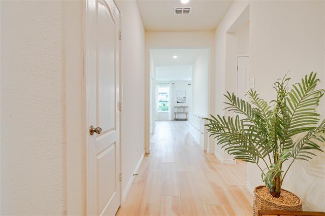 Photo - 405 Club House Dr