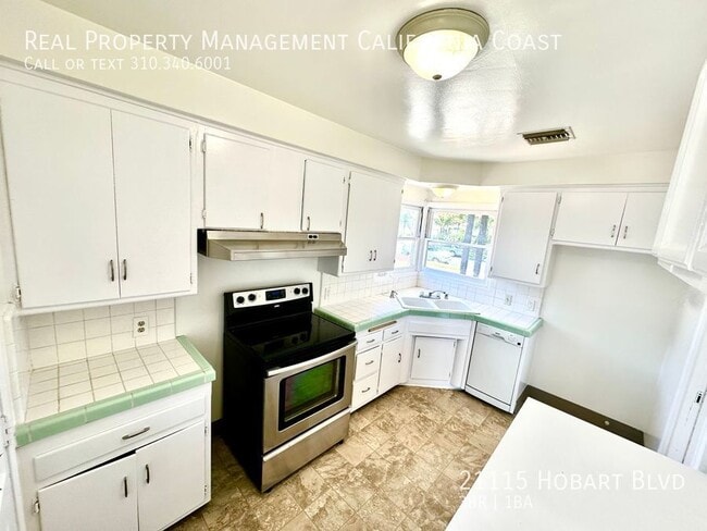 Photo - 21115 Hobart Blvd