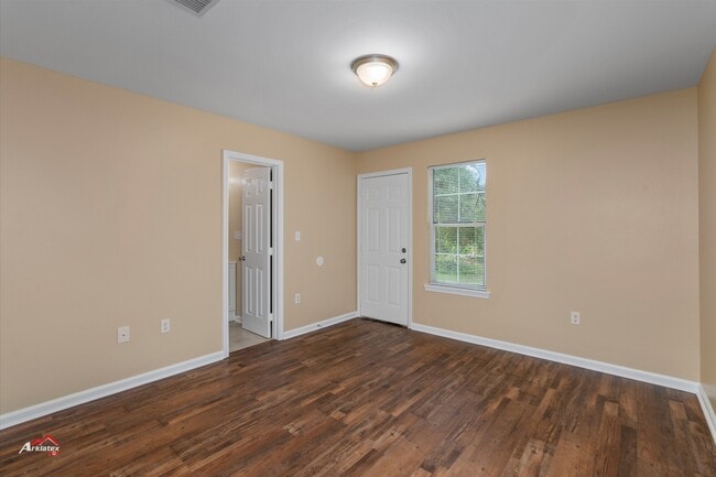 Photo - 1155 Pecan St