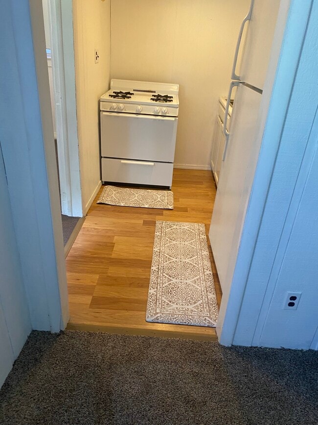 Photo - 589 E Losey St