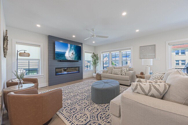 Photo - 26 S Rosborough Ave