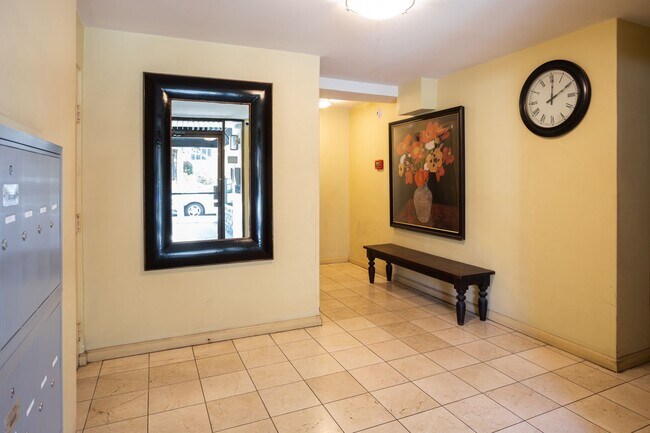 Photo - Updated West Hollywood Condo Unit 109