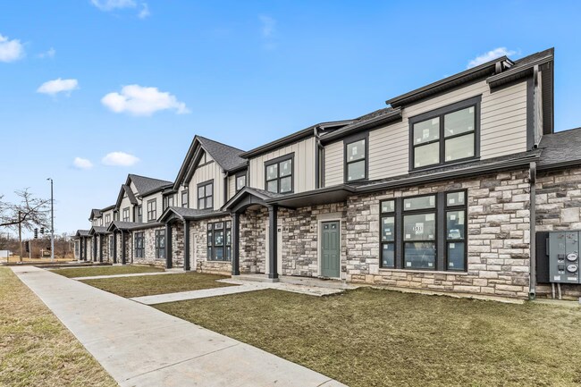345-363 W Bauer Rd