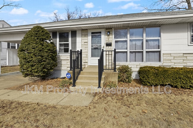 Photo - 135 St Maurice Ln