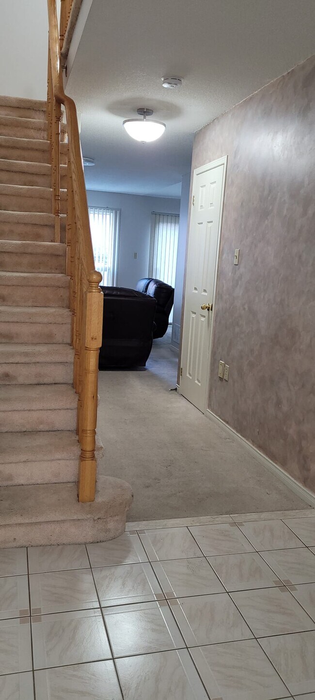 Photo - 1995 Pine Grove Av