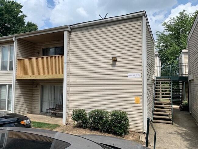 Building Photo - Second Floor 2BD/2BA Condo in Whispering Oaks! Unit 2