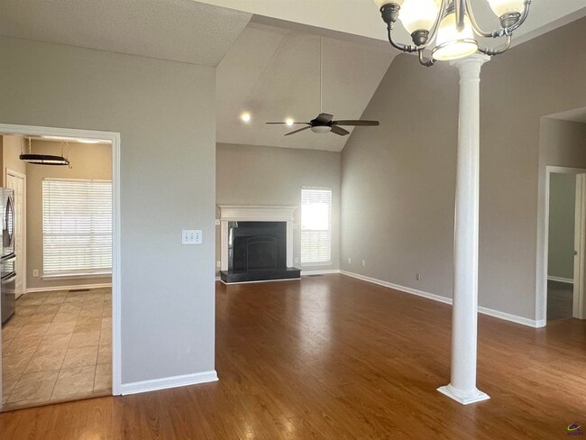 Photo - 253 Chadwick Cir