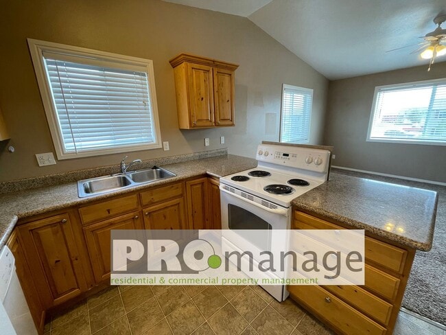 Photo - 2485 Pumice Dr Unidad 2485 #3