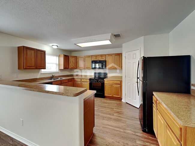 Photo - 2211 Colorado Bnd