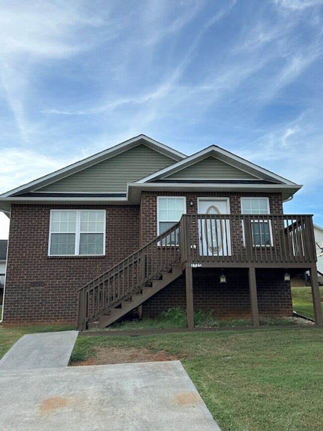 Building Photo - Location!!!! Rental
