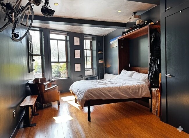 Photo - 135 Christopher St Unit 3C