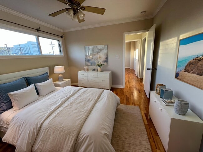 Photo - 714 Bay St Unit 4