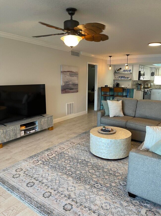 Photo - 410 Wilma Cir Unit 103