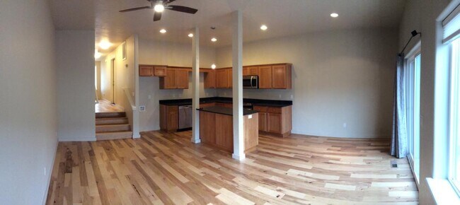 Photo - 237 Dunthorpe Dr