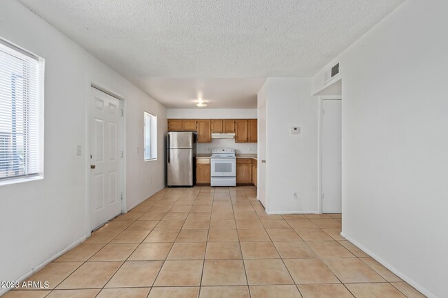 Photo - 1623 E Wood St Unidad Apt 202