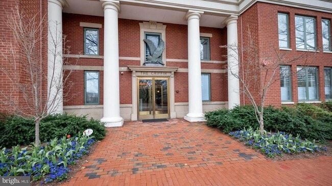 Building Photo - 955 26th St NW Unit 202