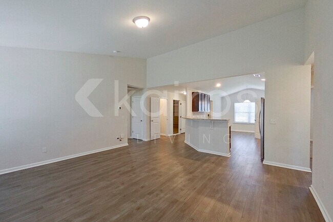 Photo - 113 Ebenezer Blf Wy