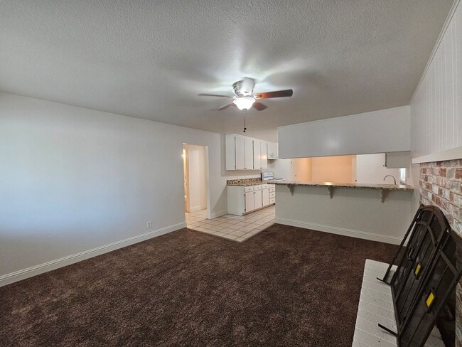 Photo - Franklin Triplex - Golden Dev Unit Franklin Triplex A