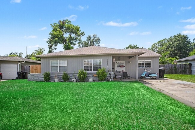 Photo - 5226 Pomander Rd