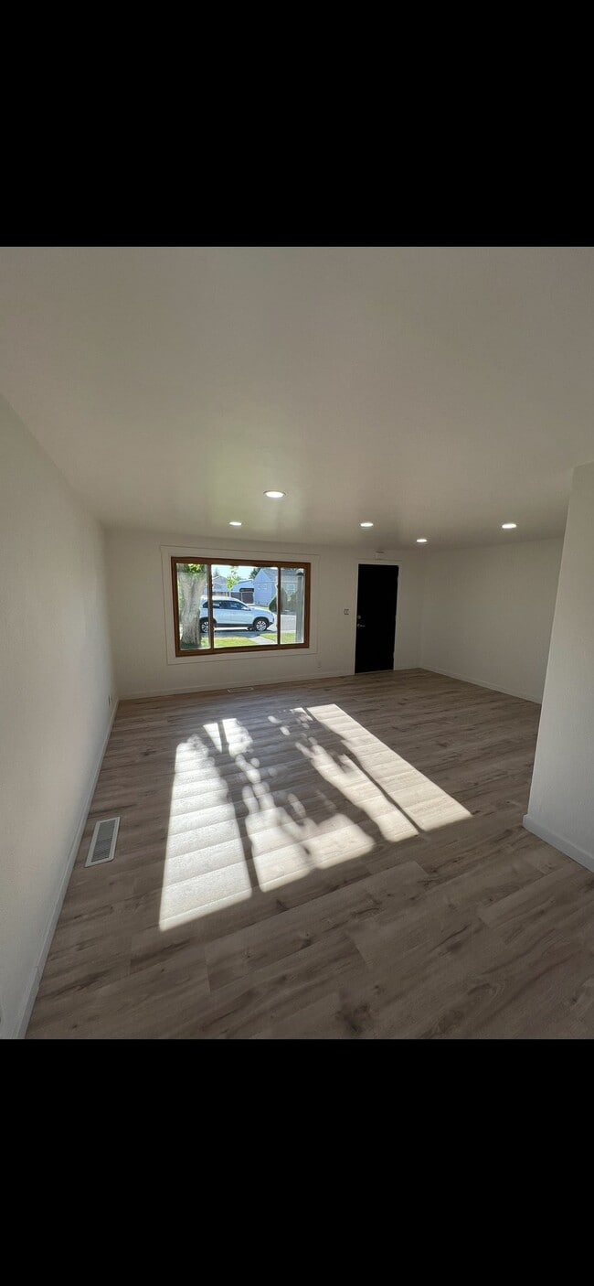 Photo - 1511 N 18th Ave