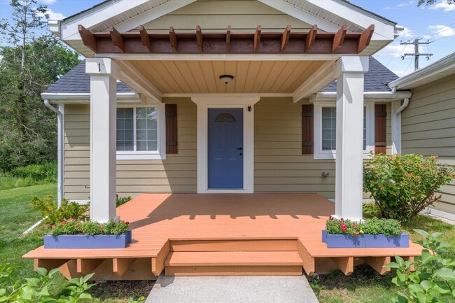 1 Maple Vlg Ct