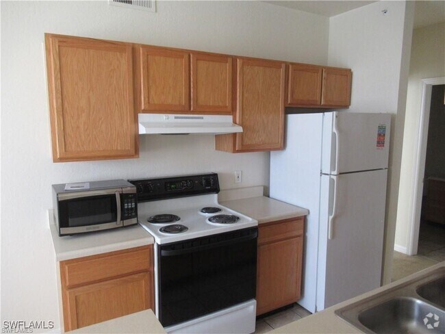 Building Photo - 7945 Preserve Cir Unit 526 Rental