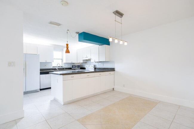 Photo - 9460 SW 61st Way